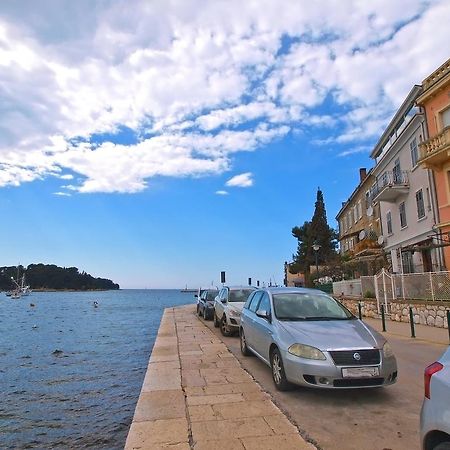 Apartments By The Sea 1050 Rovinj Exteriör bild