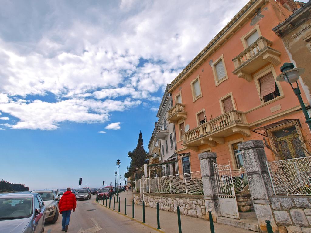 Apartments By The Sea 1050 Rovinj Exteriör bild