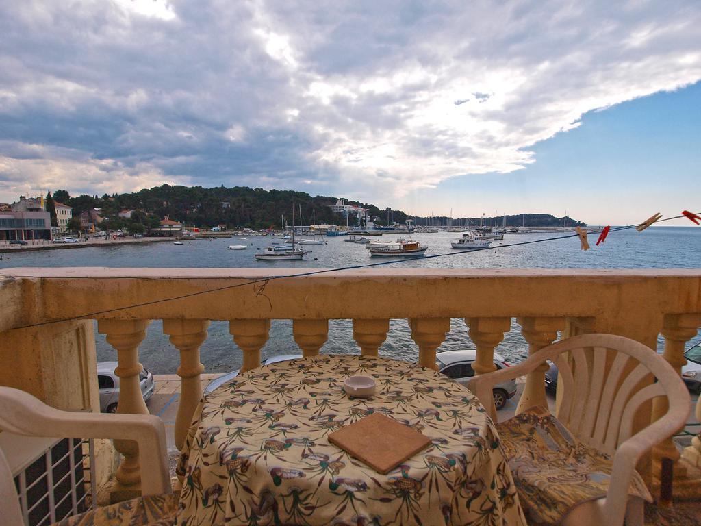 Apartments By The Sea 1050 Rovinj Exteriör bild
